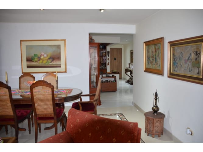 Apartamento de 3 alcobas en venta en Chico, Bogotá, 122 m² · foto 3 de 9