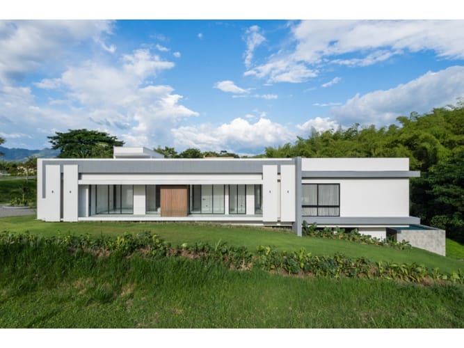 Casa de 4 alcobas en venta en Cerritos, Pereira, 596 m² · foto 10 de 11