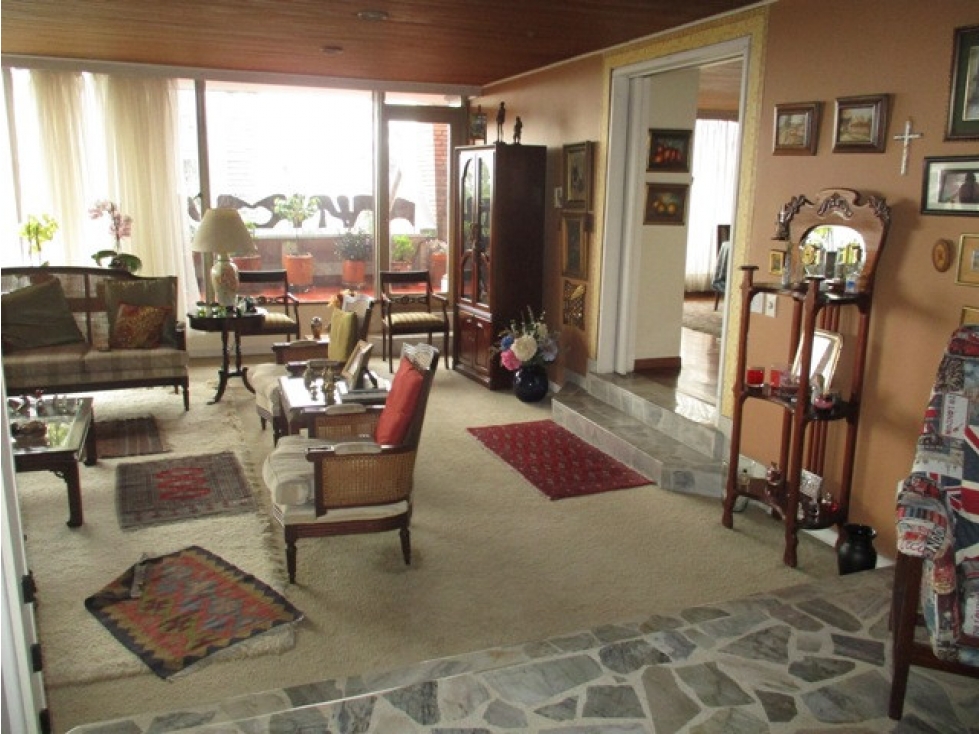Apartamento en venta en Chico, Bogotá · foto 2 de 19