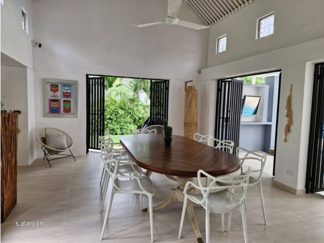 Casa de 4 alcobas en venta en Ricaurte, 230 m² · foto 3 de 16