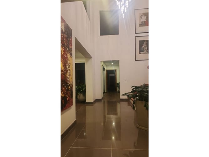 Casa de 4 alcobas en venta en Nueva Zelandia, Bogotá, 240 m² · foto 2 de 17
