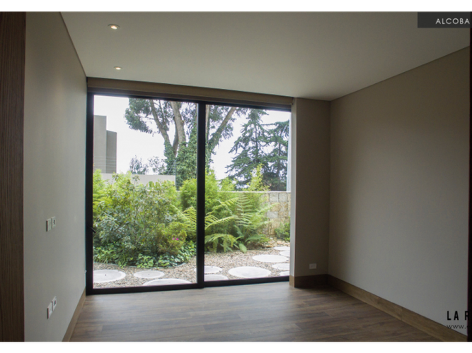 Casa de 3 alcobas en venta en El Refugio, Bogotá, 435 m² · foto 20 de 24