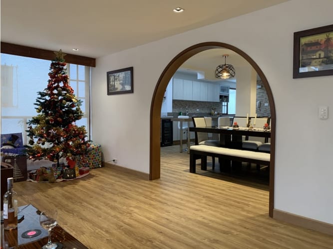 Casa de 4 alcobas en venta en San Jose De Bavaria, Bogotá, 280 m² · foto 4 de 23