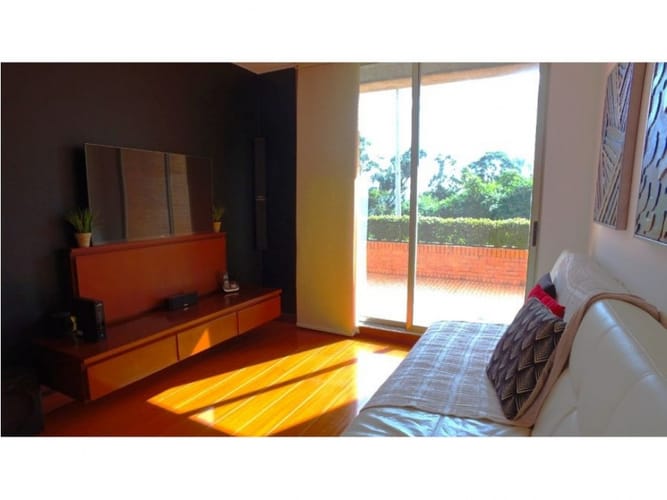 Apartamento de 3 alcobas en venta en Lindaraja, Bogotá, 194 m² · foto 8 de 18