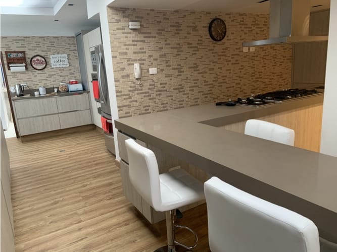 Casa de 4 alcobas en venta en San Jose De Bavaria, Bogotá, 280 m² · foto 6 de 23