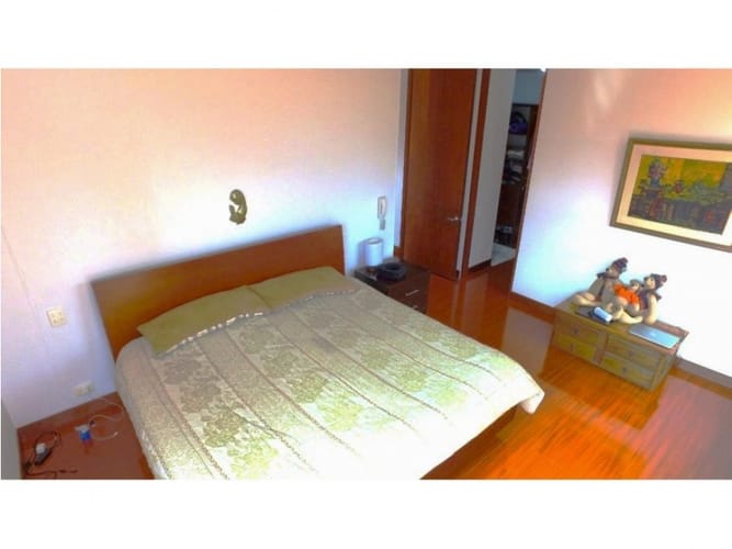 Apartamento de 3 alcobas en venta en Lindaraja, Bogotá, 194 m² · foto 12 de 18