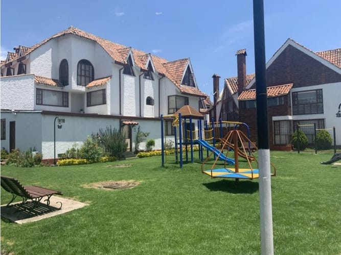 Casa de 4 alcobas en venta en San Jose De Bavaria, Bogotá, 280 m² · foto 21 de 23