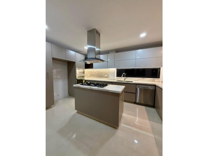 Casa de 3 alcobas en venta en Siberia, Cota, 240 m² · foto 7 de 16