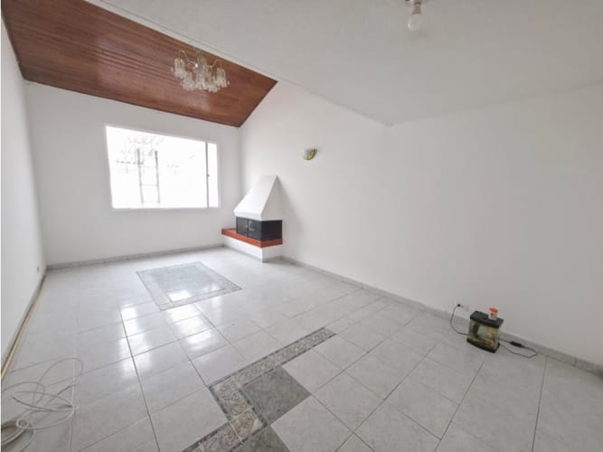 Casa de 3 alcobas en venta en Aloha Sector Sur, Bogotá, 160 m² · foto 2 de 18