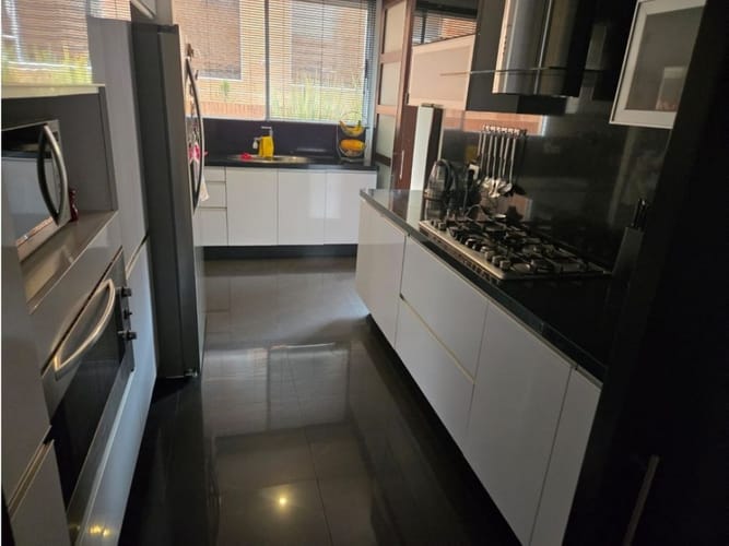 Apartamento de 3 alcobas en venta en Navarra, Bogotá, 156 m² · foto 4 de 19