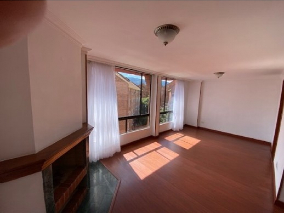 Apartamento en venta en Estoril, Bogotá · foto 2 de 15