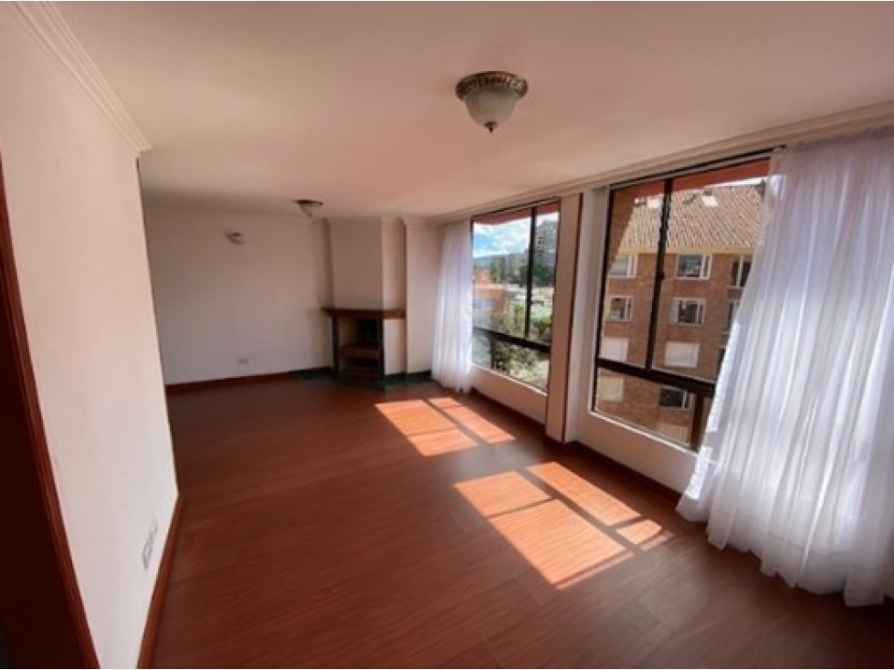 Apartamento en venta en Estoril, Bogotá · foto 3 de 15