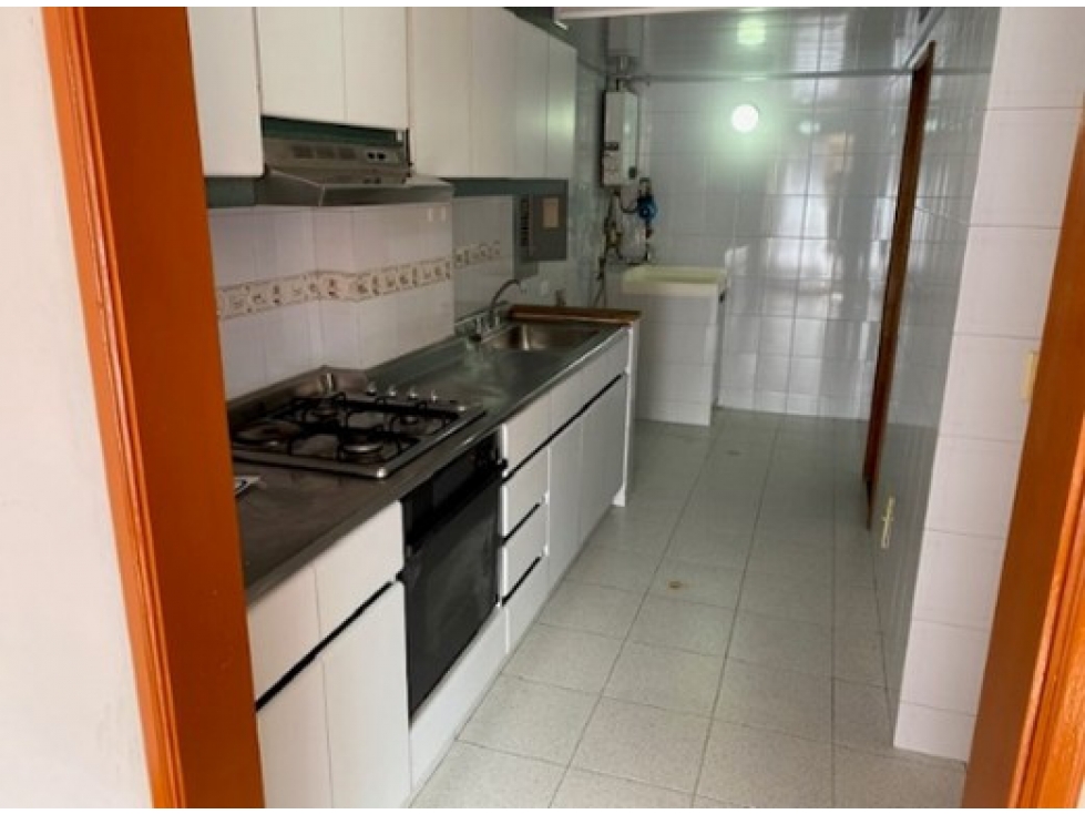 Apartamento en venta en Estoril, Bogotá · foto 5 de 15