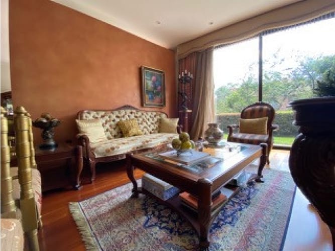 Casa de 4 alcobas en venta en Cerros De Suba, Bogotá, 329 m² · foto 2 de 24