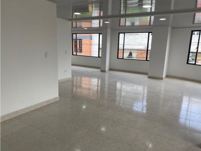 Casa de 4 alcobas en venta en El Vergel, Bogotá, 480 m² · foto 2 de 8