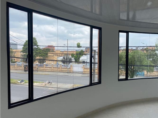 Casa de 4 alcobas en venta en El Vergel, Bogotá, 480 m² · foto 5 de 8