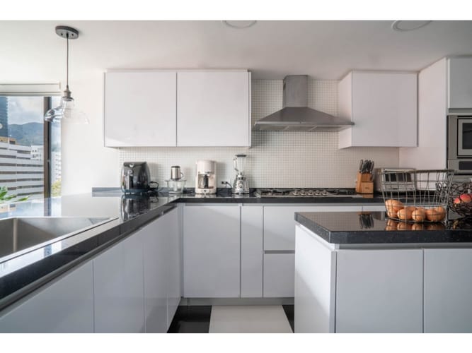 Apartamento de 3 alcobas en venta en Chicó Reservado, Bogotá, 185 m² · foto 8 de 24