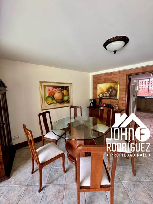 Casa de 4 alcobas en venta en Loma Del Chocho, Envigado, 240 m² · foto 8 de 18