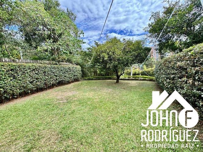 Casa de 4 alcobas en venta en Loma Del Chocho, Envigado, 240 m² · foto 4 de 18