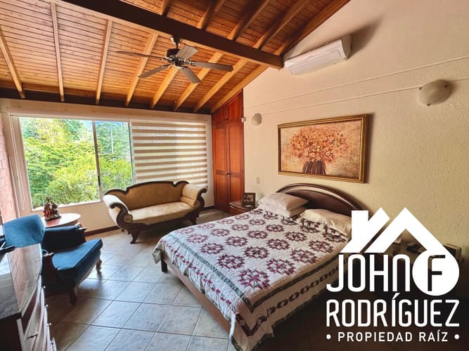 Casa de 4 alcobas en venta en Loma Del Chocho, Envigado, 240 m² · foto 15 de 18