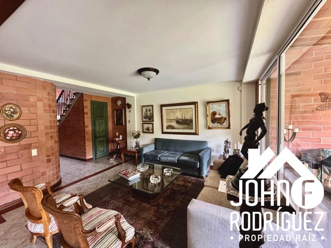 Casa de 4 alcobas en venta en Loma Del Chocho, Envigado, 240 m² · foto 6 de 18
