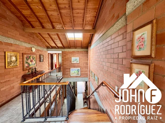 Casa de 4 alcobas en venta en Loma Del Chocho, Envigado, 240 m² · foto 12 de 18