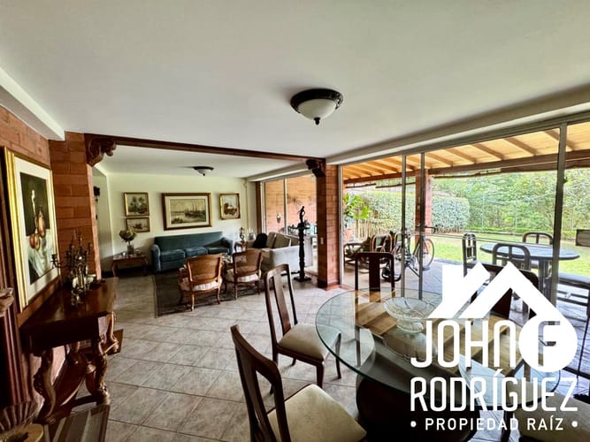 Casa de 4 alcobas en venta en Loma Del Chocho, Envigado, 240 m² · foto 7 de 18