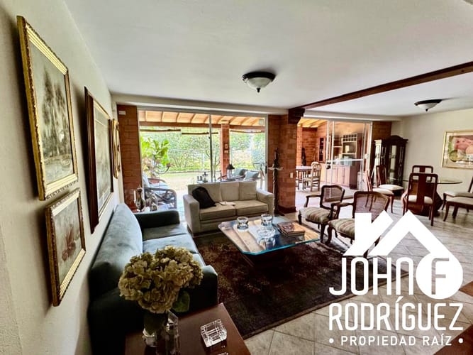 Casa de 4 alcobas en venta en Loma Del Chocho, Envigado, 240 m² · foto 5 de 18