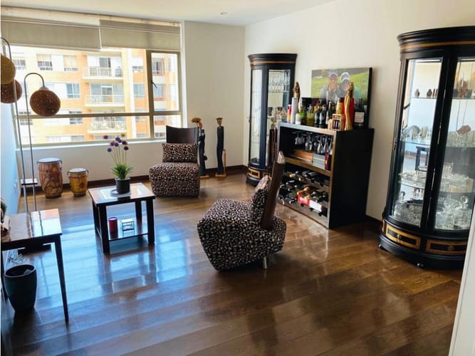 Apartamento de 3 alcobas en venta en La Calleja, Bogotá, 185 m² · foto 2 de 24
