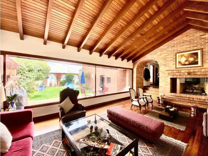 Casa de 4 alcobas en venta en Santa Ana, Bogotá, 680 m² · foto 2 de 12