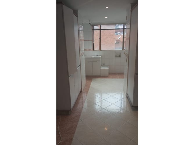Apartamento de 4 alcobas en venta en La Carolina, Bogotá, 270 m² · foto 4 de 9