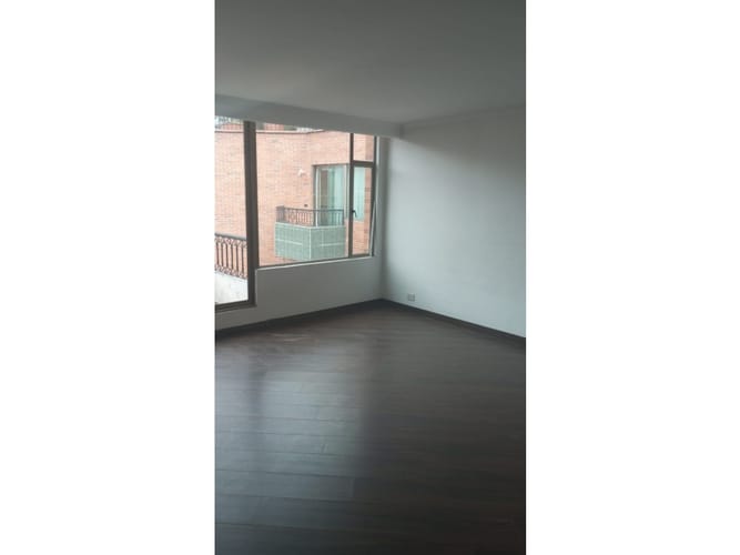 Apartamento de 4 alcobas en venta en La Carolina, Bogotá, 270 m² · foto 5 de 9