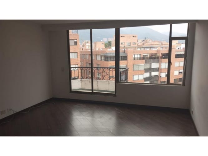 Apartamento de 4 alcobas en venta en La Carolina, Bogotá, 270 m² · foto 6 de 9