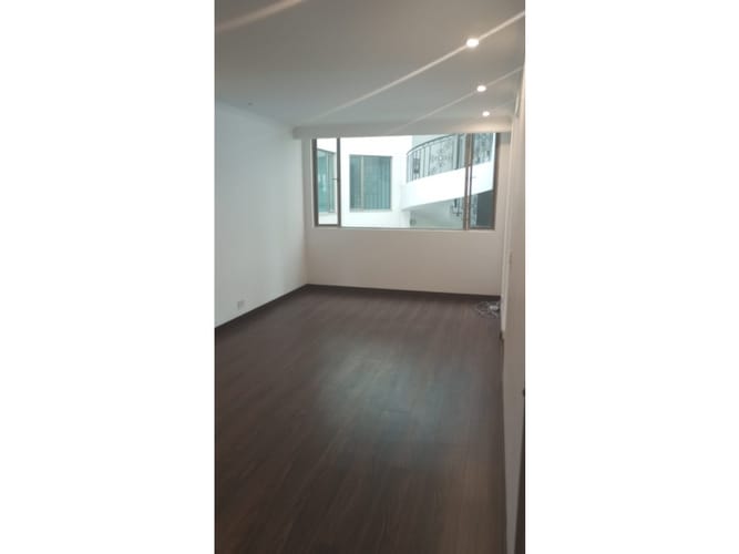 Apartamento de 4 alcobas en venta en La Carolina, Bogotá, 270 m² · foto 8 de 9
