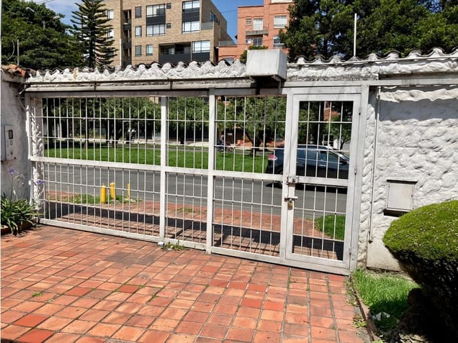 Casa de 3 alcobas en venta en Cedro Golf, Bogotá, 223 m² · foto 2 de 21