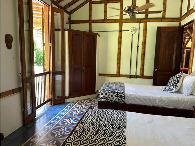 Casa de 4 alcobas en venta en Ricaurte, 360 m² · foto 6 de 16