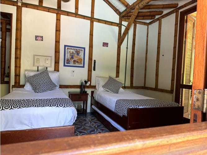 Casa de 4 alcobas en venta en Ricaurte, 360 m² · foto 7 de 16