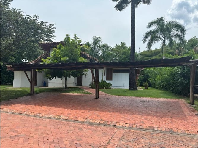 Casa de 4 alcobas en venta en Ricaurte, 360 m² · foto 14 de 16