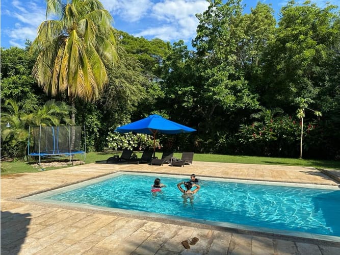 Casa de 4 alcobas en venta en Ricaurte, 360 m² · foto 15 de 16