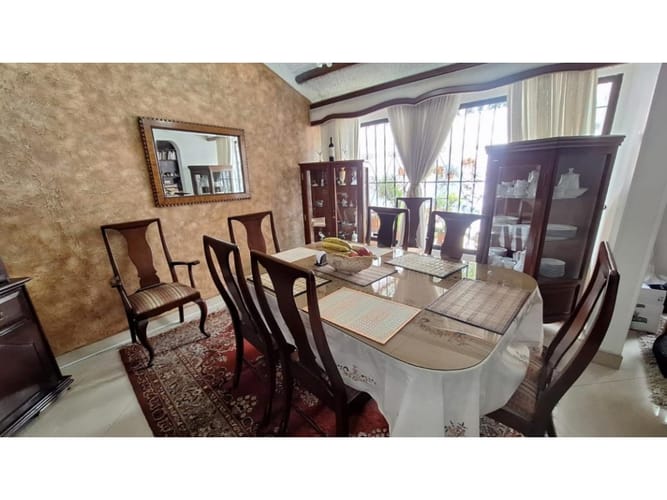 Casa de 3 alcobas en venta en Santa Ana, Bogotá, 254 m² · foto 3 de 24