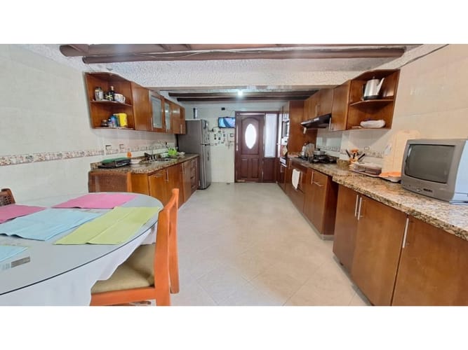 Casa de 3 alcobas en venta en Santa Ana, Bogotá, 254 m² · foto 8 de 24