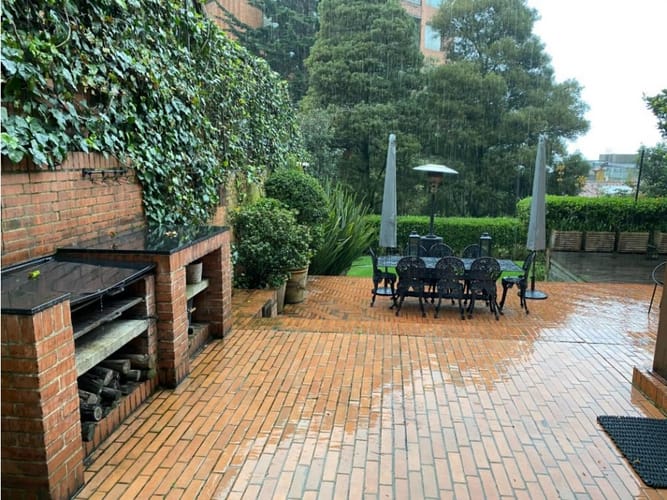 Casa de 4 alcobas en venta en Los Rosales, Bogotá, 592 m² · foto 3 de 24