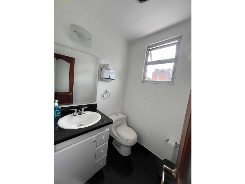 Casa en venta en Barrios Unidos, Bogotá · foto 10 de 23