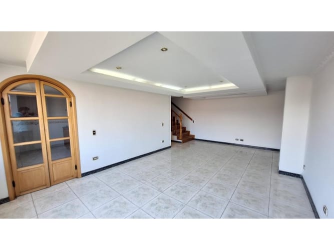 Apartamento de 3 alcobas en venta en Ub. Cordoba Niza, Bogotá, 102 m² · foto 2 de 12