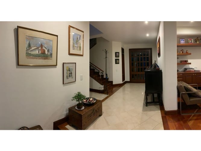 Casa de 3 alcobas en venta en Montearroyo, Bogotá, 330 m² · foto 4 de 13