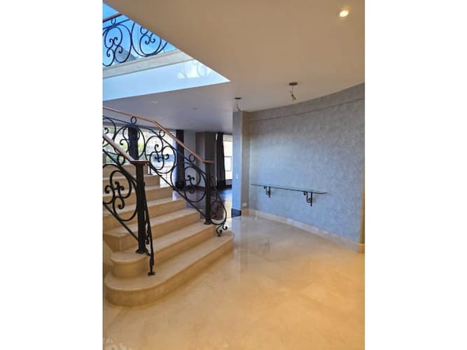 Apartamento de 3 alcobas en venta en El Seminario, Bogotá, 244 m² · foto 22 de 24
