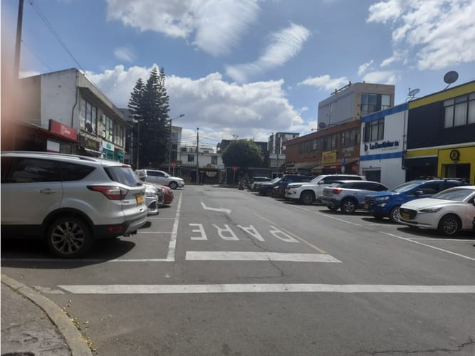 Casa de 3 alcobas en venta en Fontibon, Bogotá, 240 m² · foto 4 de 7