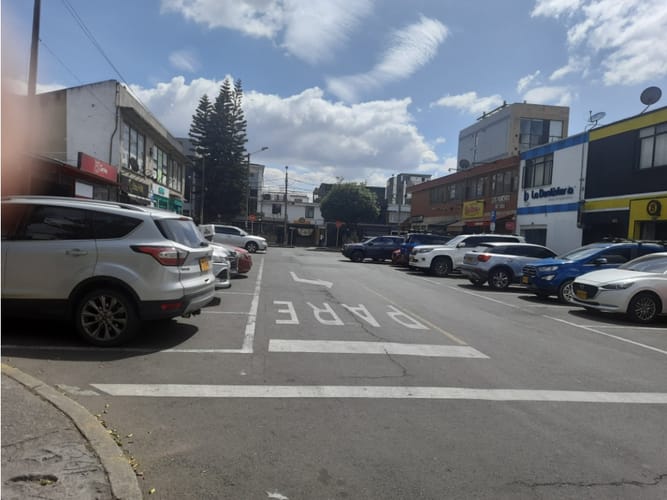 Casa de 3 alcobas en venta en Fontibon, Bogotá, 240 m² · foto 5 de 7