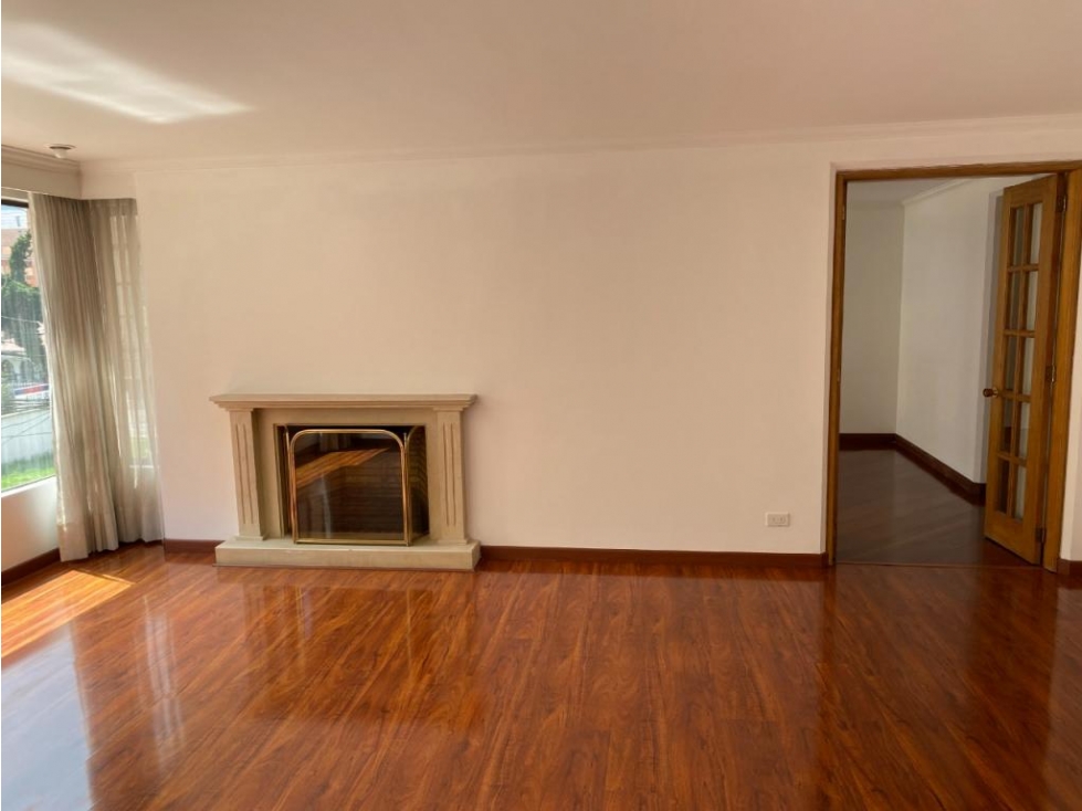 Apartamento en venta en Chico Norte, Bogotá · foto 2 de 23
