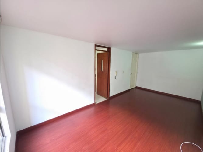 Apartamento de 3 alcobas en venta en La Emilia, Bogotá, 55 m² · foto 3 de 12